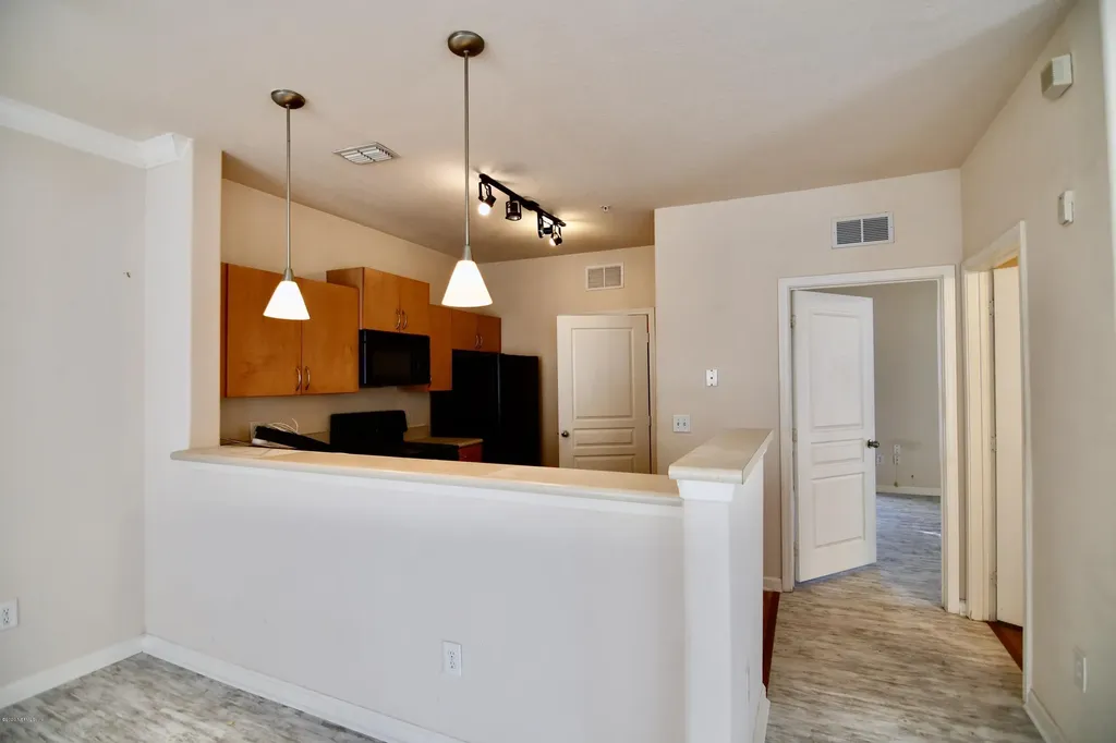 8290 Gate Parkway Jacksonville FL 32216