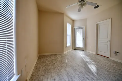8290 Gate Parkway Jacksonville FL 32216