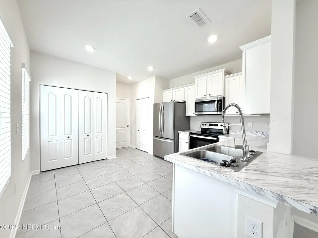7670 Legacy Trail Jacksonville FL 32256
