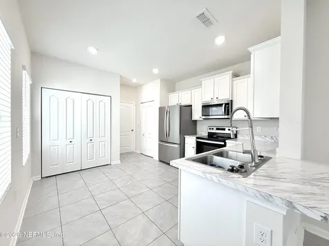 7670 Legacy Trail Jacksonville FL 32256