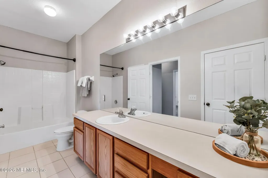7990 Baymeadows Road E Jacksonville FL 32256