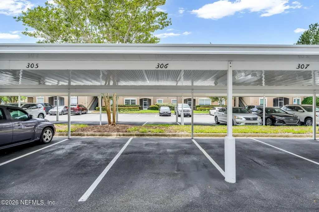 7990 Baymeadows Road E Jacksonville FL 32256