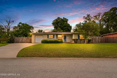 6104 Robbins Circle S Jacksonville FL 32211
