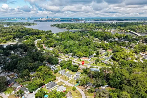 6104 Robbins Circle S Jacksonville FL 32211