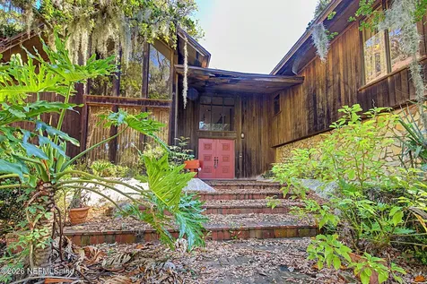 5457 River Trail Road N Jacksonville FL 32277