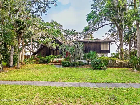 5457 River Trail Road N Jacksonville FL 32277