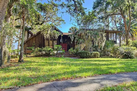 5457 River Trail Road N Jacksonville FL 32277