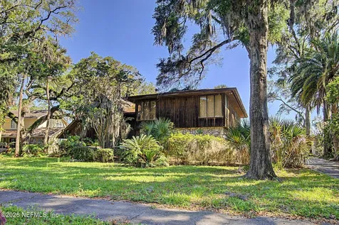 5457 River Trail Road N Jacksonville FL 32277