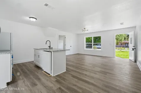 8988 Castle Boulevard Jacksonville FL 32208