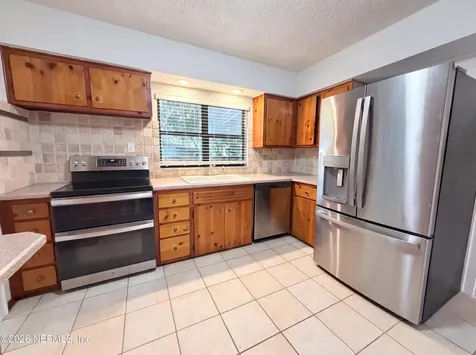 2020 Cherry Lane Palatka FL 32177