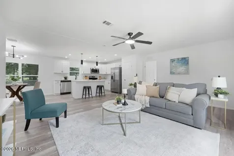 5310 Jacaranda Avenue Middleburg FL 32068