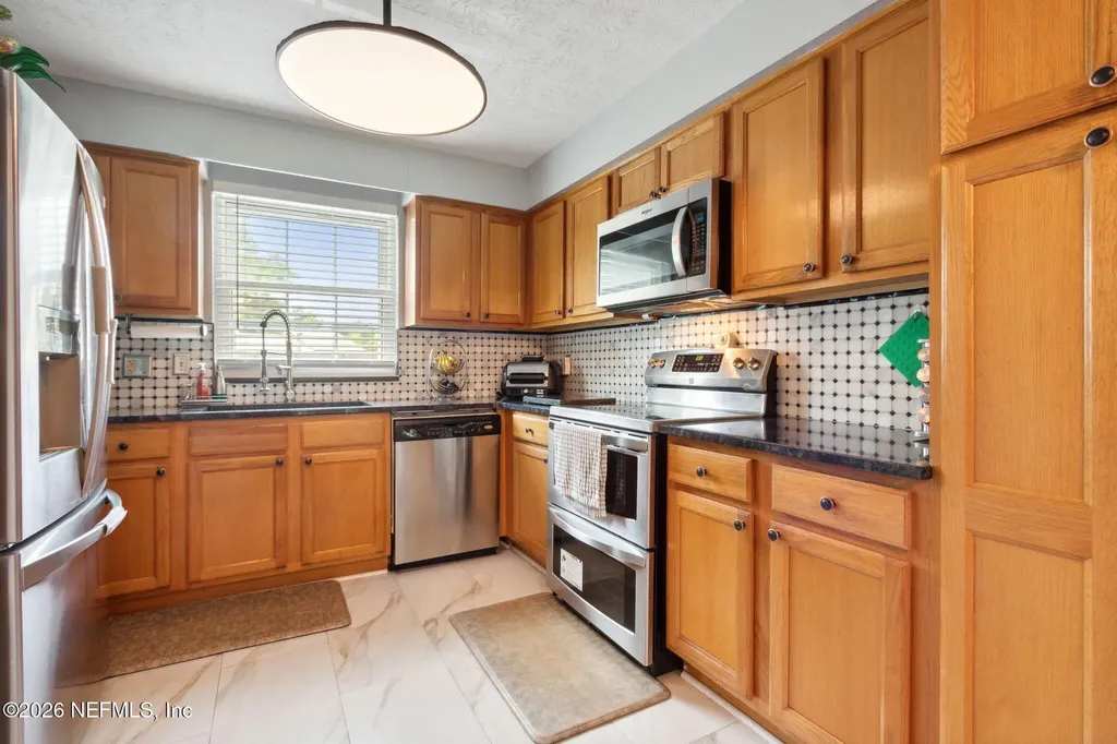 4915 Baymeadows Road Jacksonville FL 32217