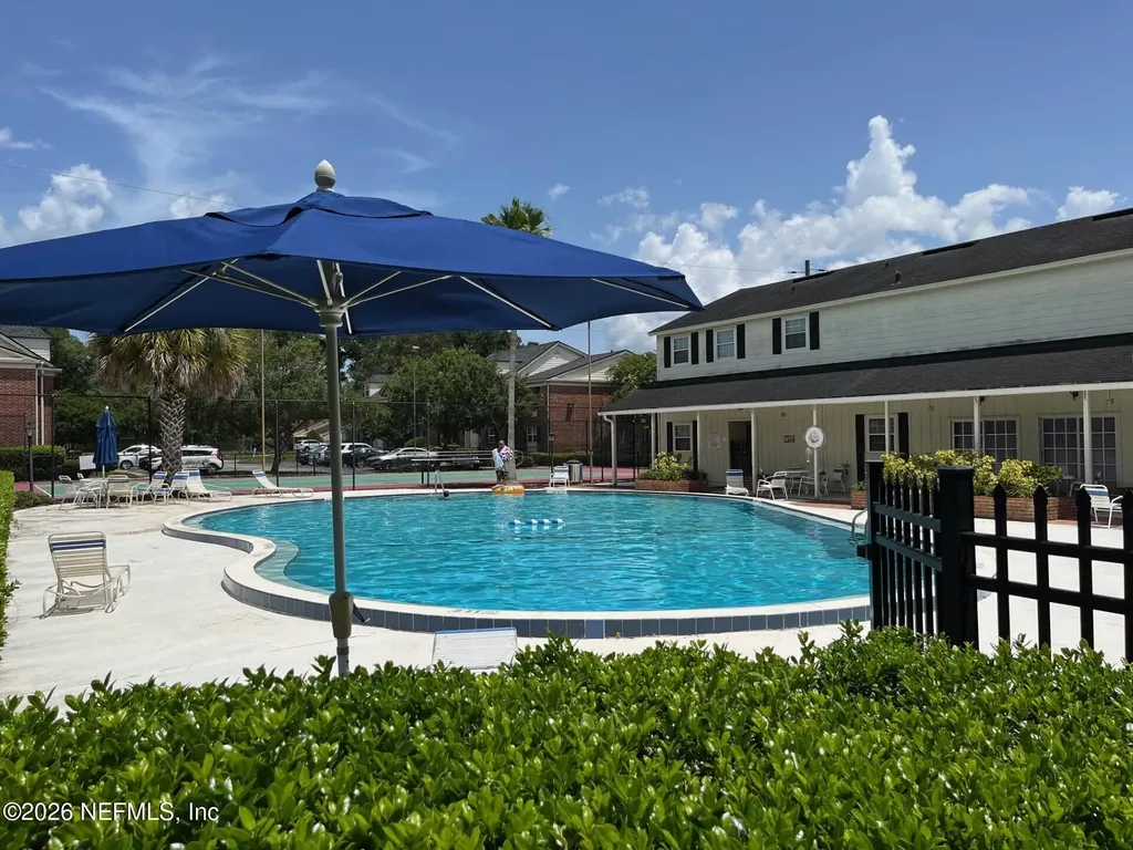 4915 Baymeadows Road Jacksonville FL 32217