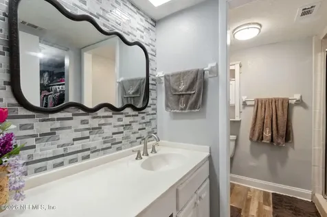 4915 Baymeadows Road Jacksonville FL 32217