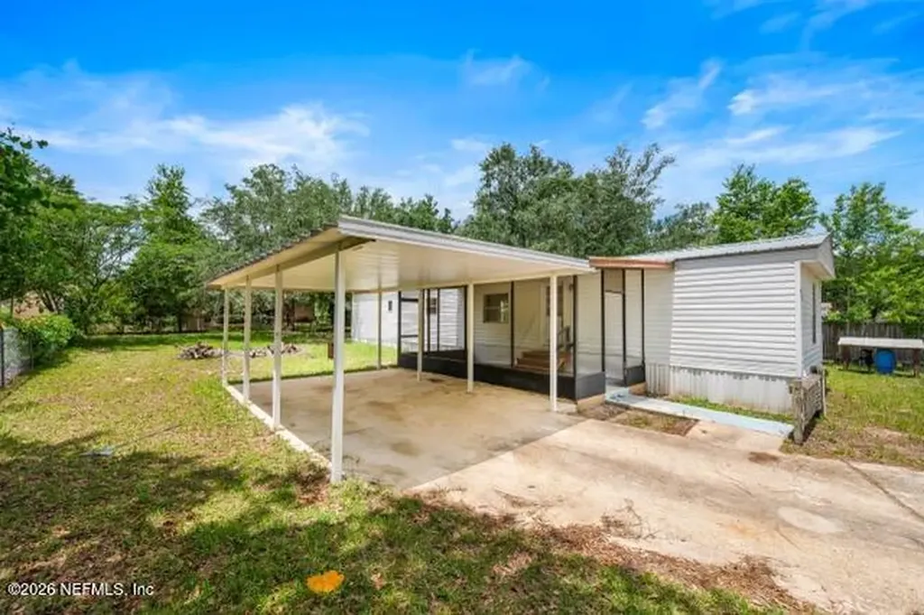 207 Milton Avenue Interlachen FL 32148