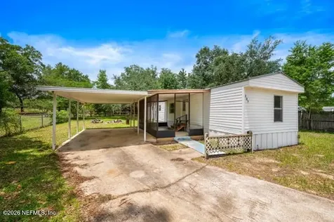 207 Milton Avenue Interlachen FL 32148