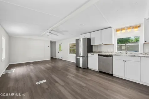207 Milton Avenue Interlachen FL 32148