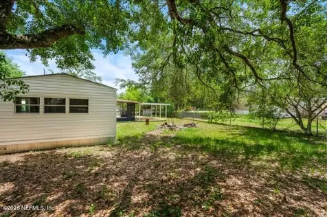 207 Milton Avenue Interlachen FL 32148