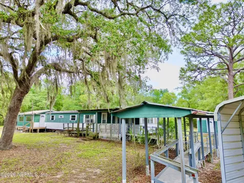 208 Country Living Circle Melrose FL 32666