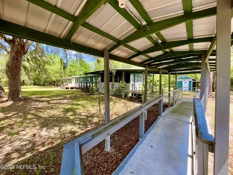 208 Country Living Circle Melrose FL 32666