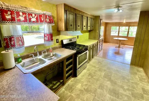 208 Country Living Circle Melrose FL 32666