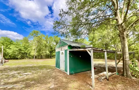 208 Country Living Circle Melrose FL 32666
