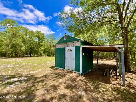 208 Country Living Circle Melrose FL 32666