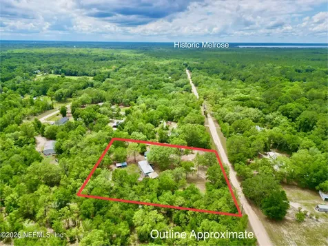 208 Country Living Circle Melrose FL 32666