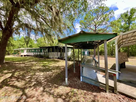 208 Country Living Circle Melrose FL 32666