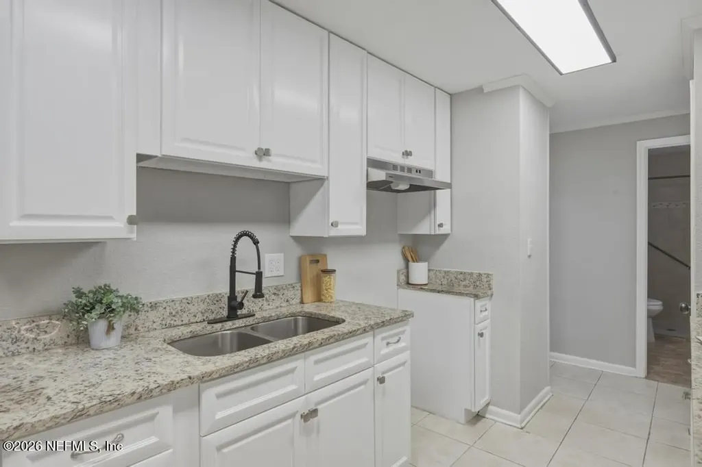 6633 Kinlock Drive W Jacksonville FL 32219