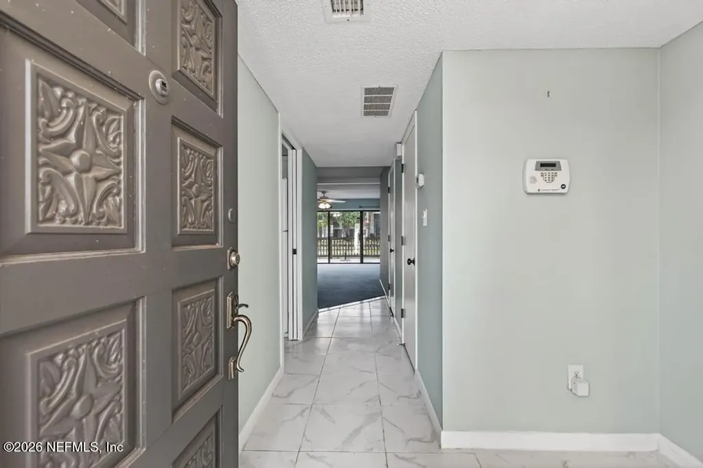 7823 La Sierra Court Jacksonville FL 32256