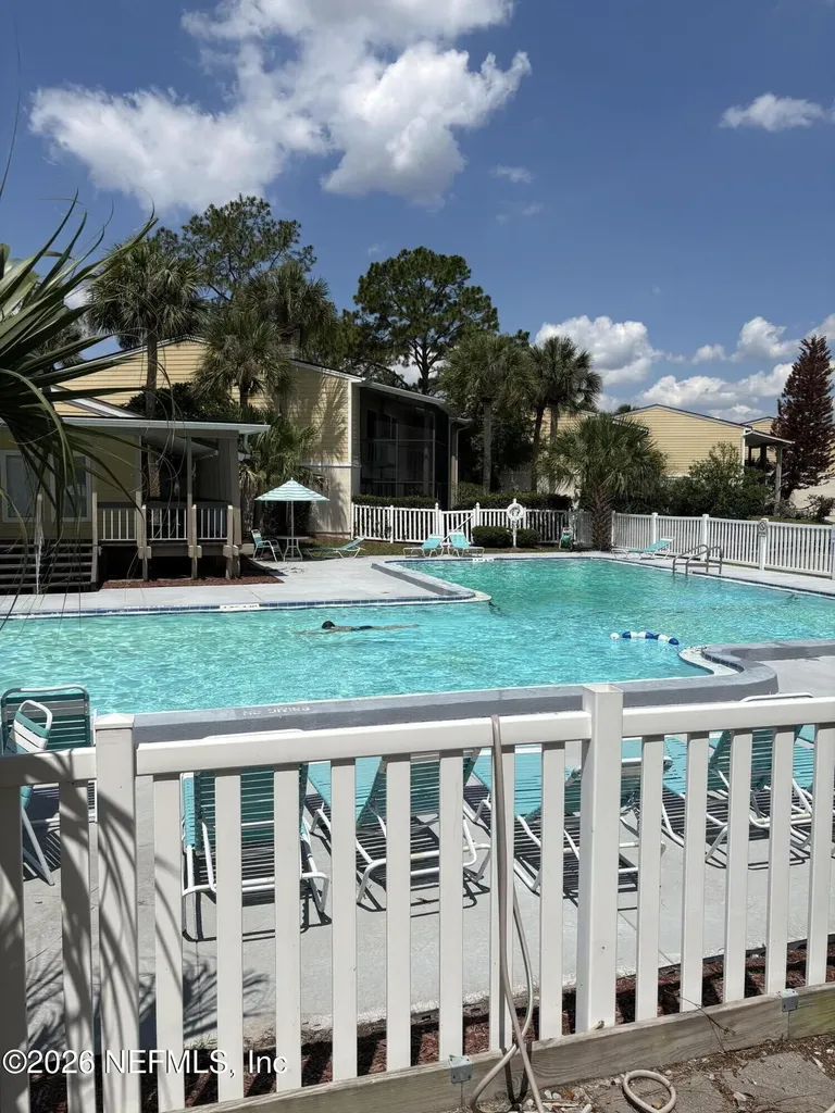 7823 La Sierra Court Jacksonville FL 32256