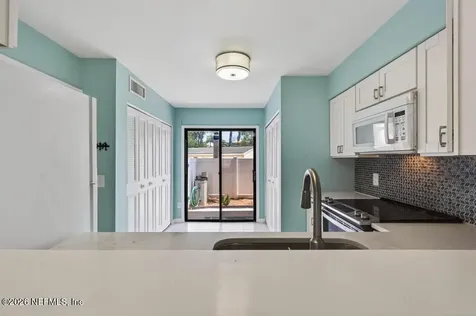 7823 La Sierra Court Jacksonville FL 32256