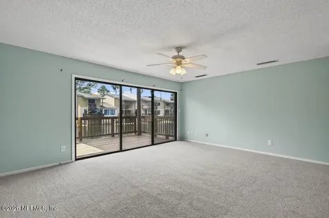 7823 La Sierra Court Jacksonville FL 32256