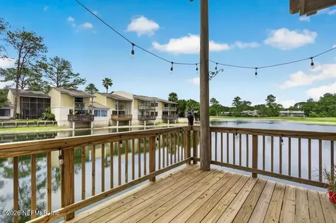 7823 La Sierra Court Jacksonville FL 32256
