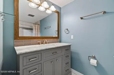 7823 La Sierra Court Jacksonville FL 32256