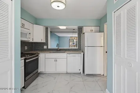 7823 La Sierra Court Jacksonville FL 32256