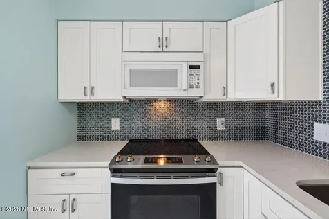 7823 La Sierra Court Jacksonville FL 32256