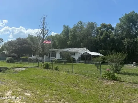 412 64th Street Interlachen FL 32148