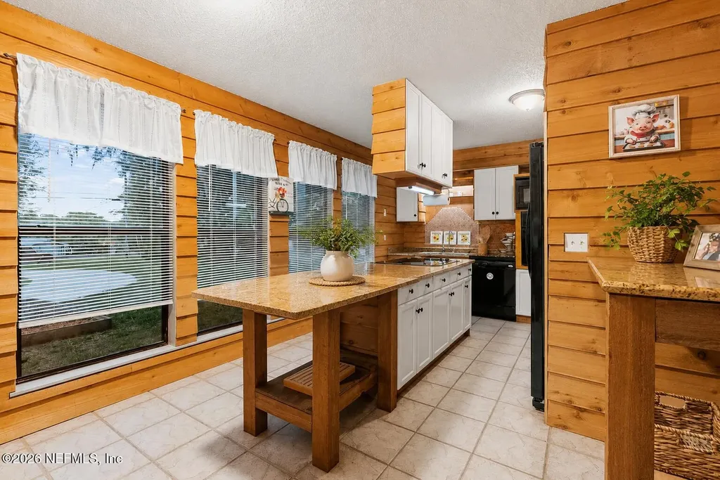 1048 Lake Asbury Drive Green Cove Springs FL 32043