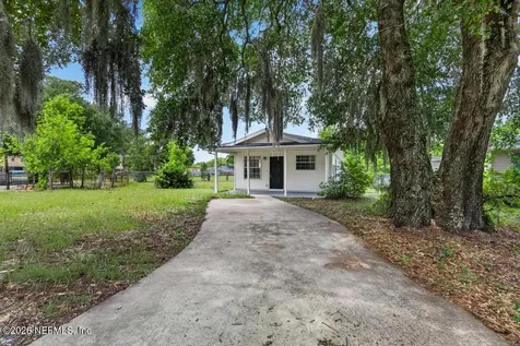 5328 Golf Forest Court Jacksonville FL 32208