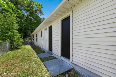 5328 Golf Forest Court Jacksonville FL 32208