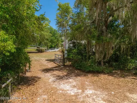 100 Mcgrady Lake Road Crescent City FL 32112