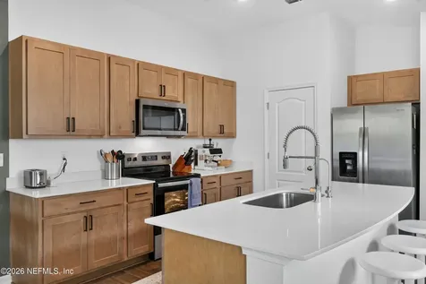 4276 Quaking Street Jacksonville FL 32218