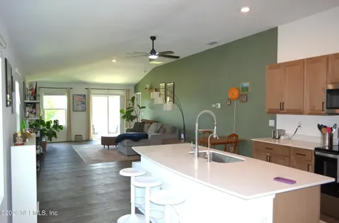4276 Quaking Street Jacksonville FL 32218