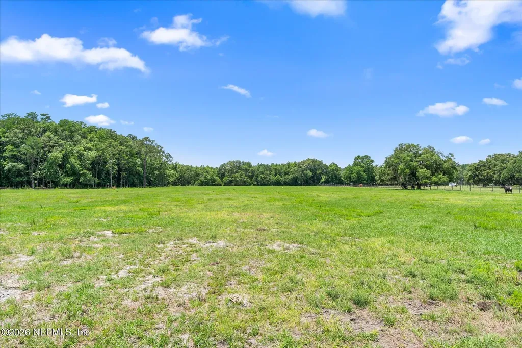 786 W River Road Palatka FL 32177