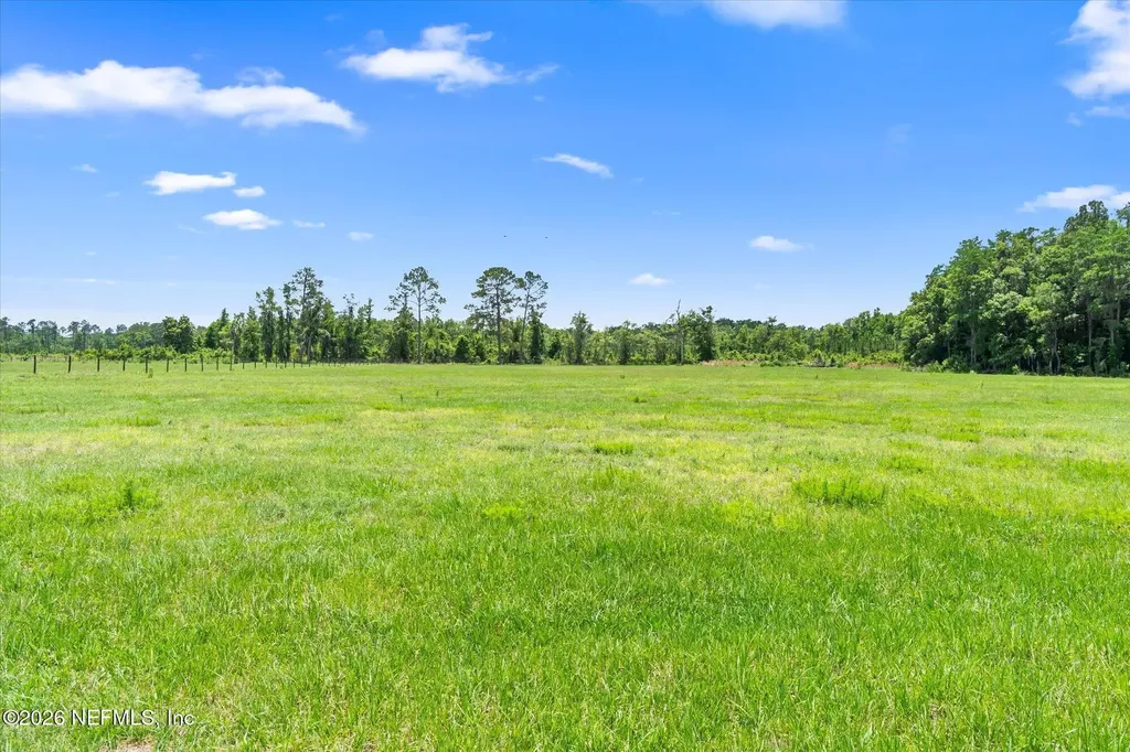 786 W River Road Palatka FL 32177
