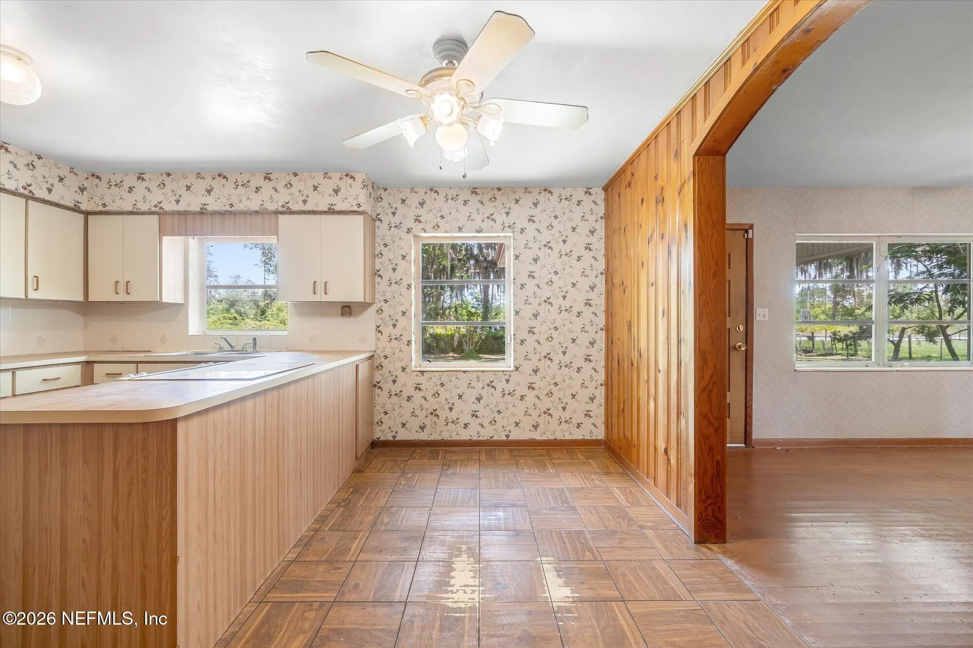 786 W River Road Palatka FL 32177