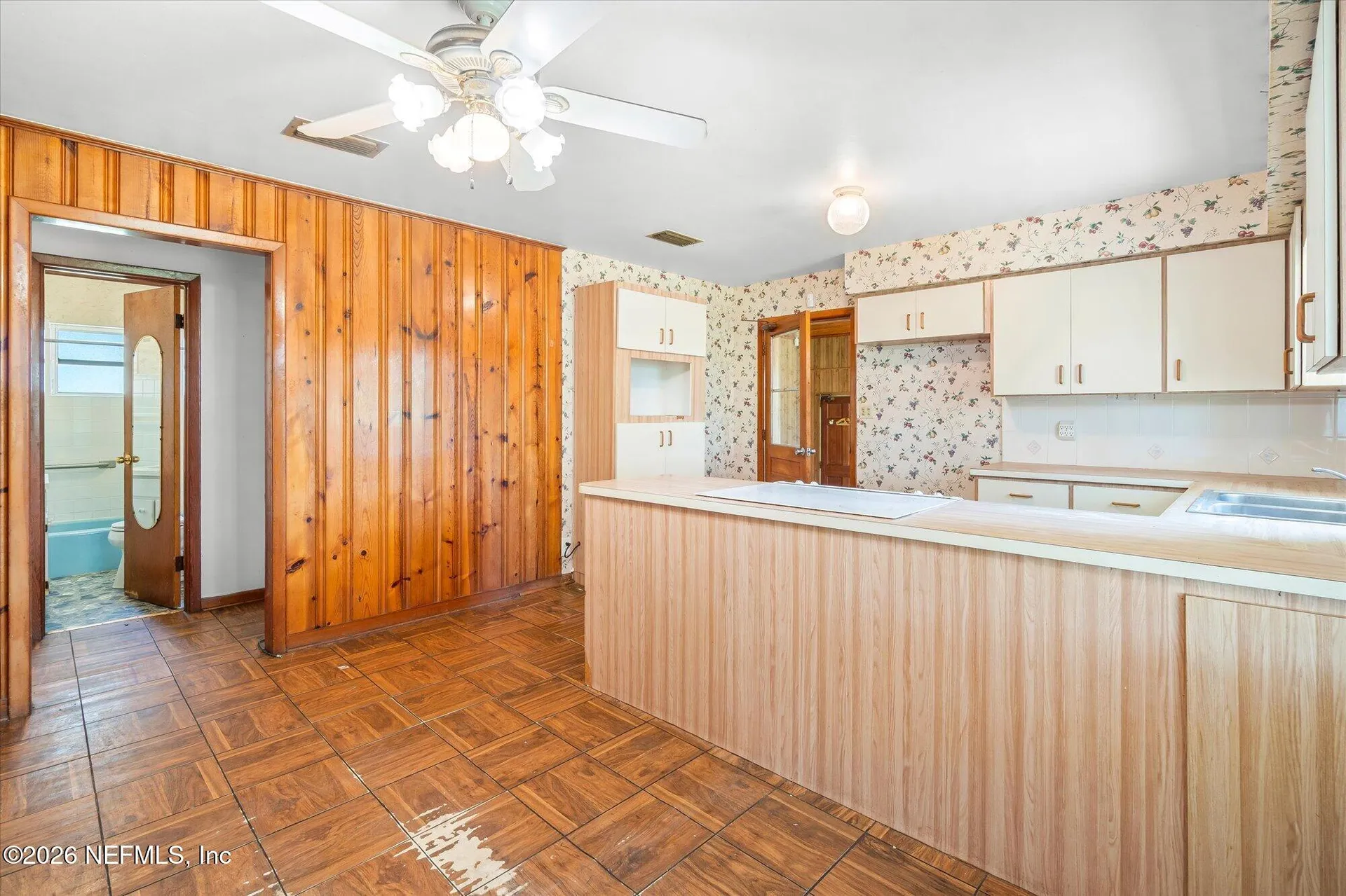 786 W River Road Palatka FL 32177