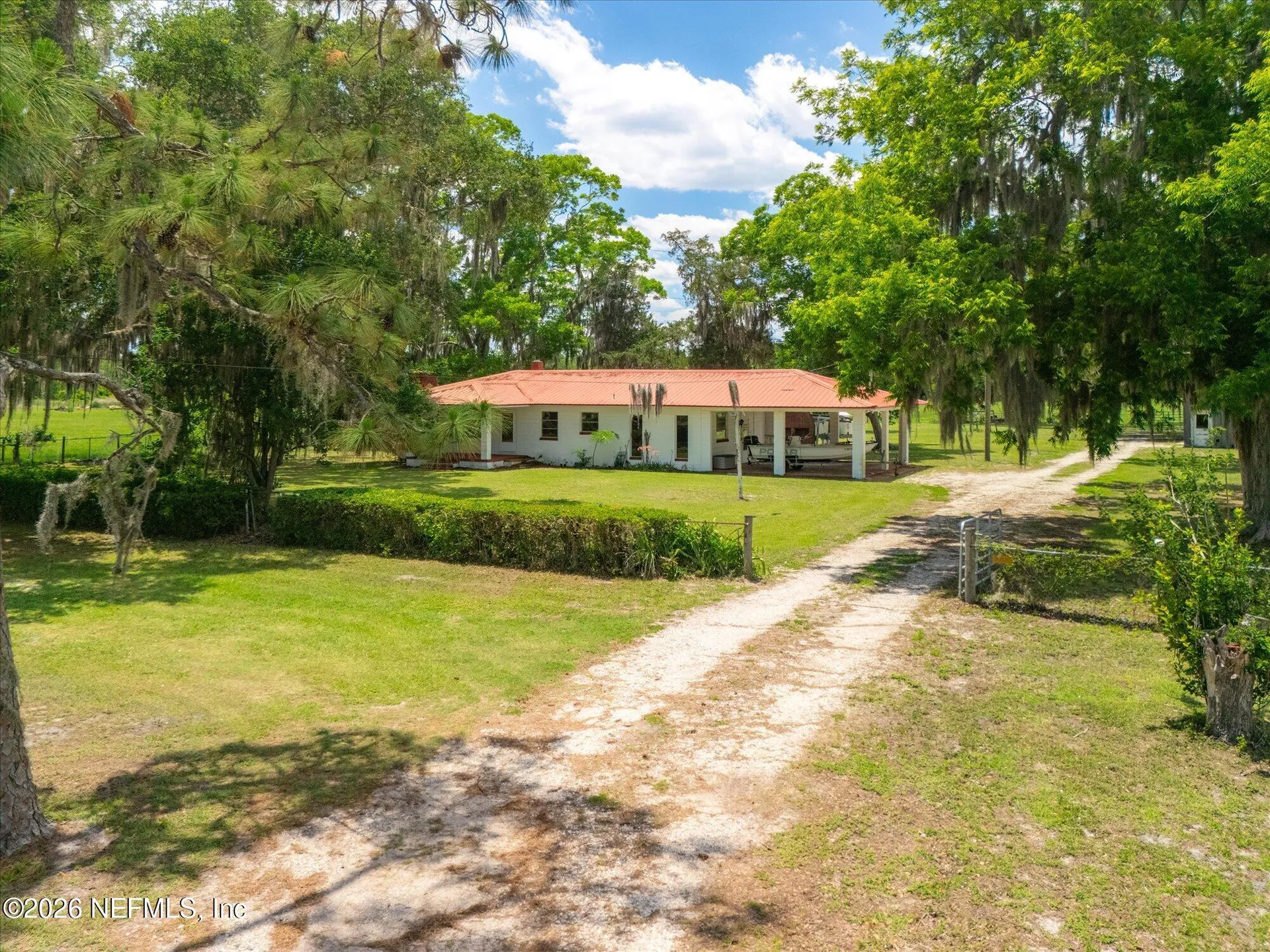 786 W River Road Palatka FL 32177